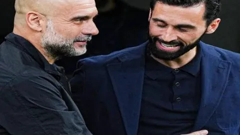 伯恩利遭遇1.27亿镑债务重负，孔帕尼加盟拜仁，命运多舛令人感慨。